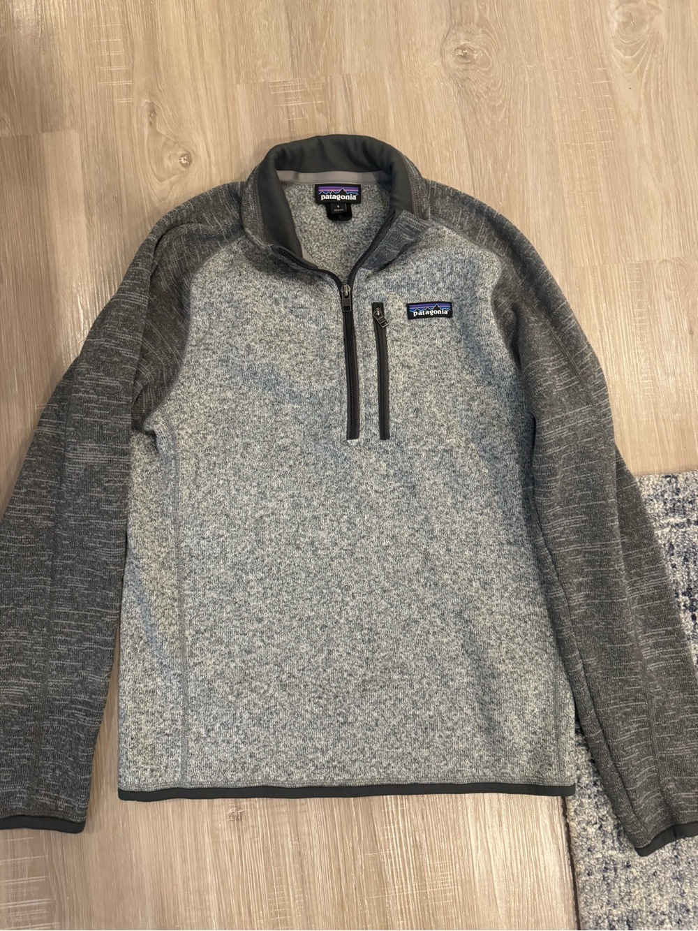 Patagonia Men’s Gray Heather Half-Zip Fleece Pullover size small